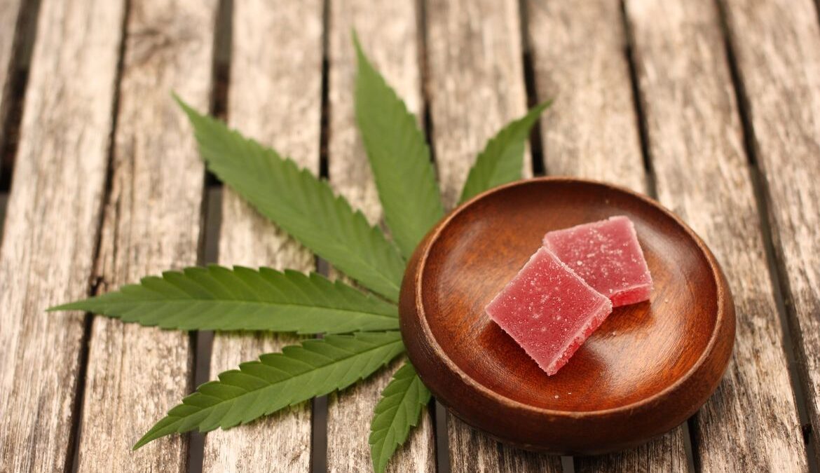 WEED ON WHEELS: HOW MOBILE APPS ARE CHANGING CANNABIS ACCESSIBILITY 